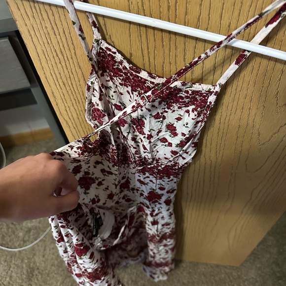 Brandy Melville backless floral dress - Picture 4 of 5